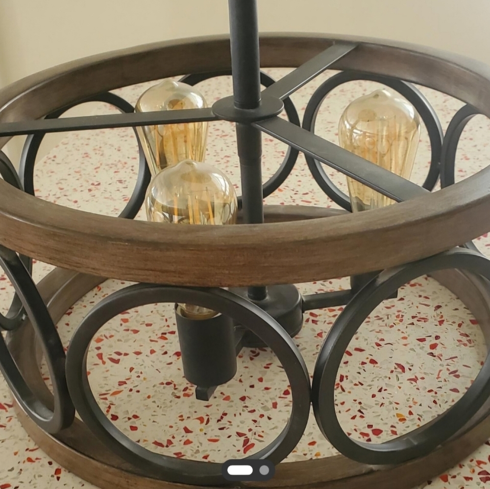 Ceiling fixture